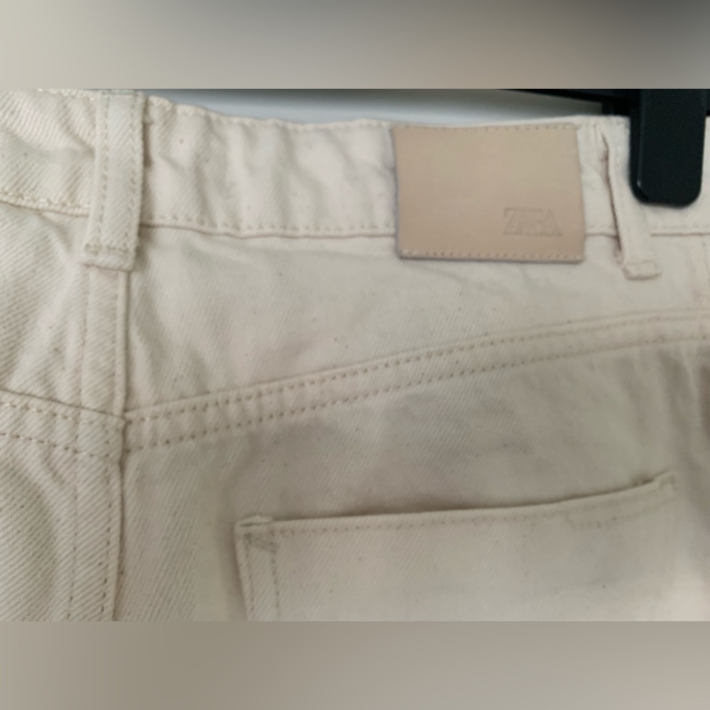 High Rise Straight Jeans - Picture 4 of 4